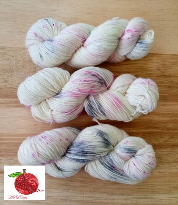 Light grey and light pink yarn