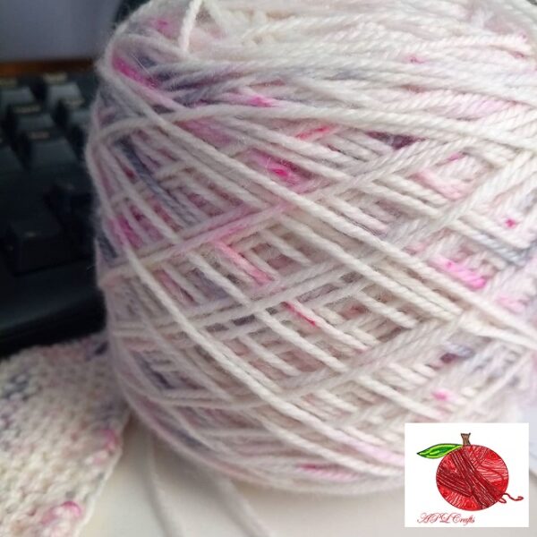 Light grey and light pink yarn