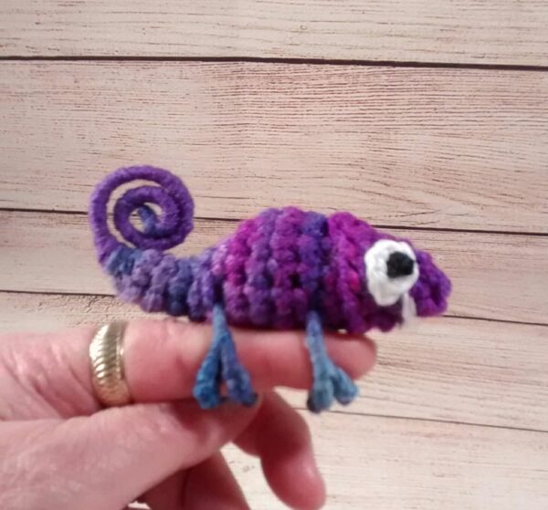 Purple Purple Chameleon Finger Pet