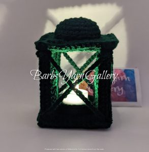 Lantern-Green Crochet Holiday Décor