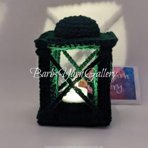 Lantern-Green Crochet Holiday Décor