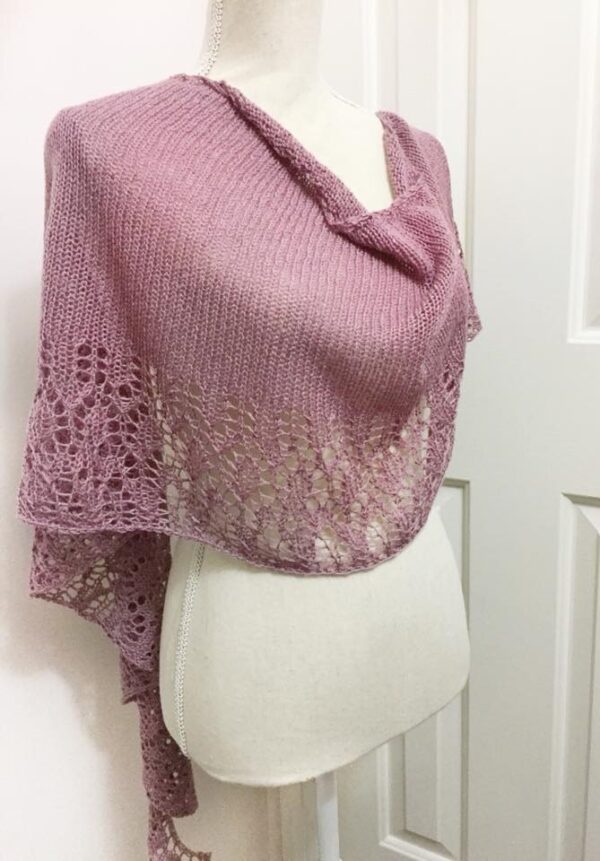 Crescent shaped lace edged scarf in Mauve